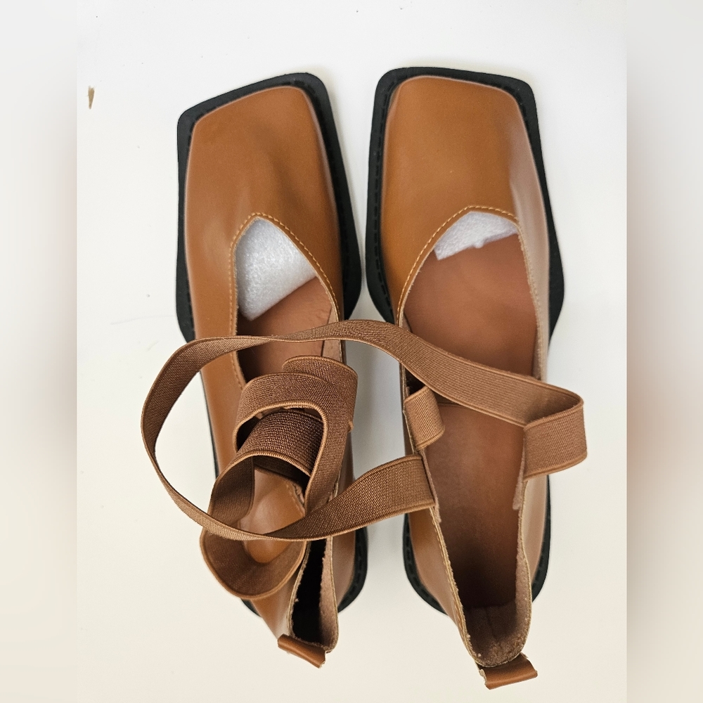 Leather square toe ballerina style tan flats size 8